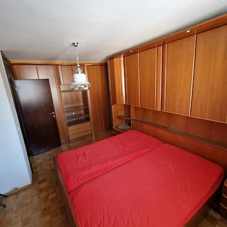 Apartmán 2 Roomed Near The Old Town