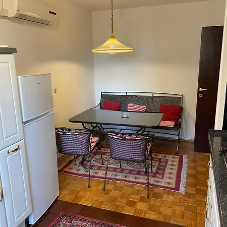 Apartmán 2 Roomed Near The Old Town *